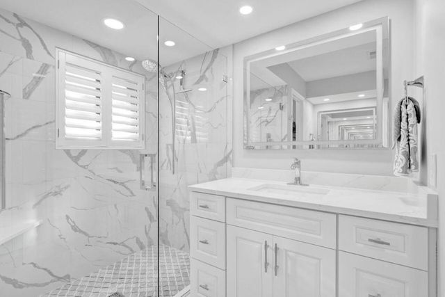 4 Lexington Lane E G, Palm Beach Gardens, FL 33418