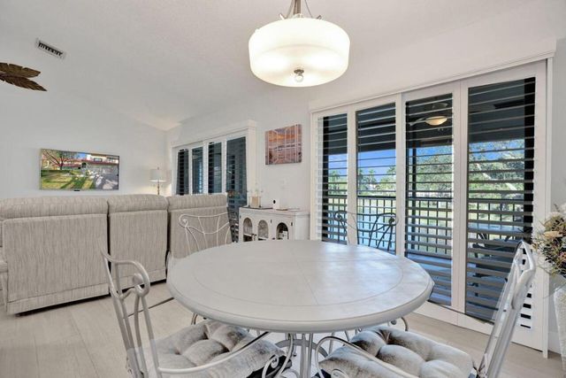 4 Lexington Lane E G, Palm Beach Gardens, FL 33418