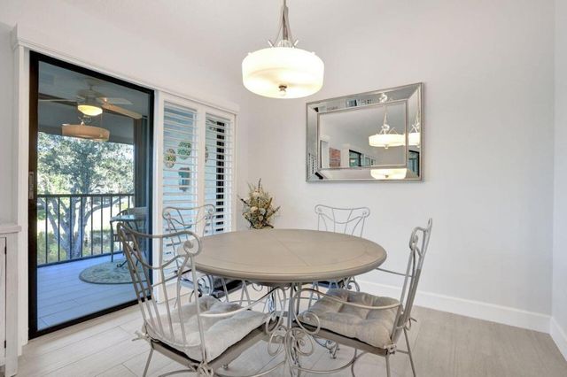 4 Lexington Lane E G, Palm Beach Gardens, FL 33418