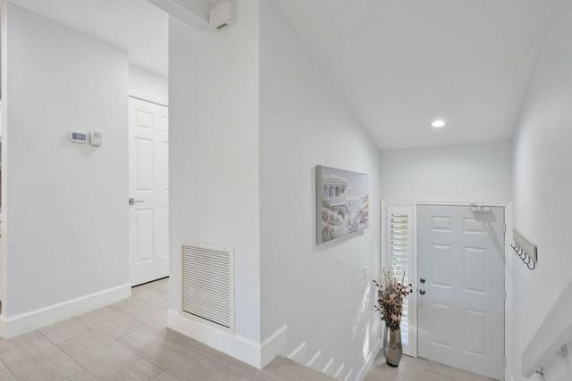 4 Lexington Lane E G, Palm Beach Gardens, FL 33418