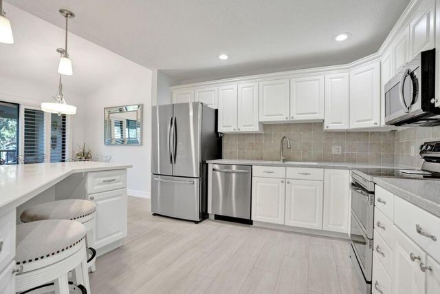 4 Lexington Lane E G, Palm Beach Gardens, FL 33418