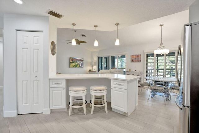 4 Lexington Lane E G, Palm Beach Gardens, FL 33418