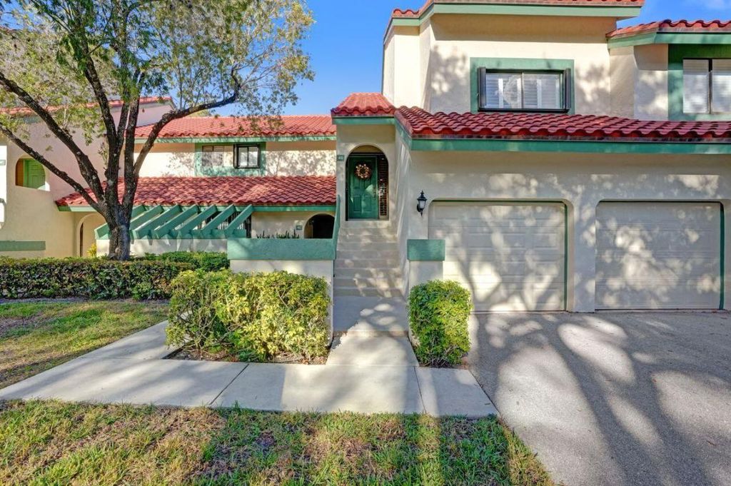 4 Lexington Lane E G, Palm Beach Gardens, FL 33418