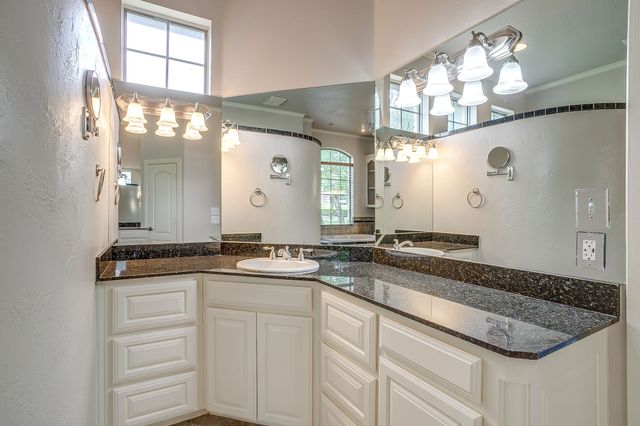 163 Oakcrest Hills Drive, Aledo, TX 76008