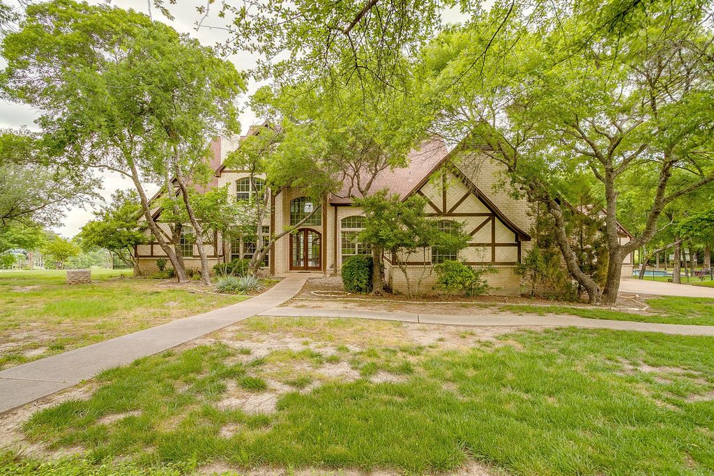 163 Oakcrest Hills Drive, Aledo, TX 76008