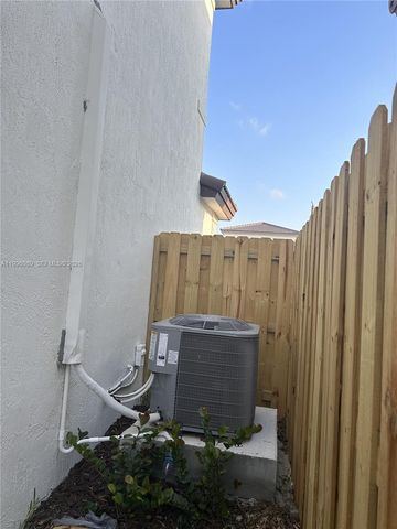 2345 NW 131st Cir 2345, Miami, FL 33167