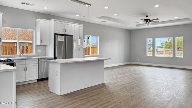 8249 Great Cir Drive, California City, CA 93505