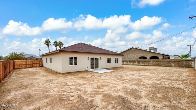 8249 Great Cir Drive, California City, CA 93505