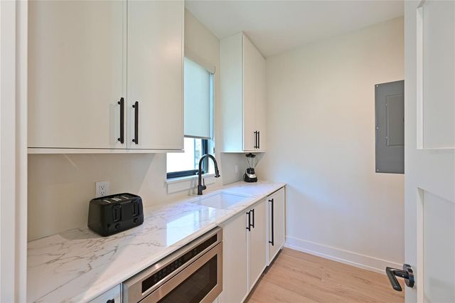 111 PALMETTO AVENUE, Anna Maria, FL 34216