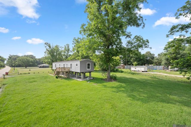 8526 Pertuis Rd, St Amant, LA 70774