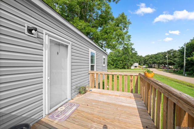 8526 Pertuis Rd, St Amant, LA 70774