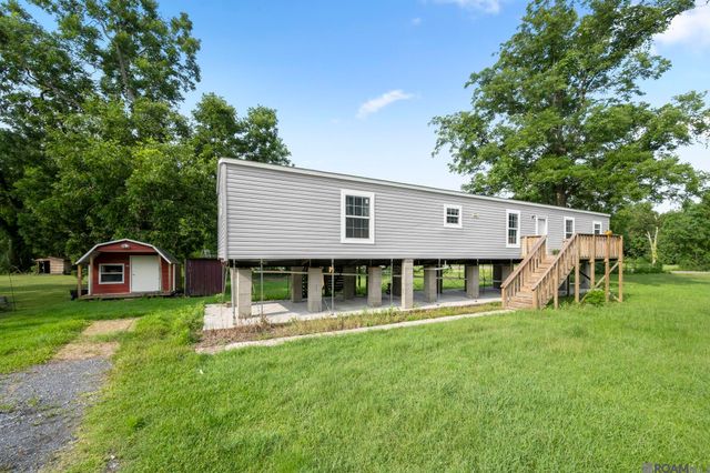 8526 Pertuis Rd, St Amant, LA 70774