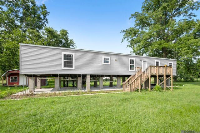 8526 Pertuis Rd, St Amant, LA 70774