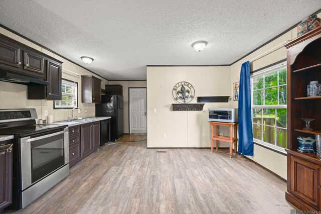 8526 Pertuis Rd, St Amant, LA 70774