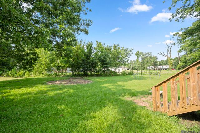 8526 Pertuis Rd, St Amant, LA 70774