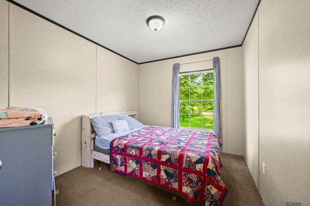 8526 Pertuis Rd, St Amant, LA 70774