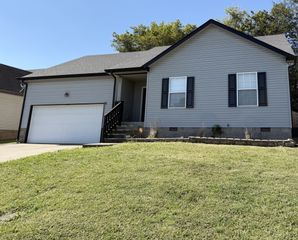 1354 Whitt Ln, Clarksville, TN 37042