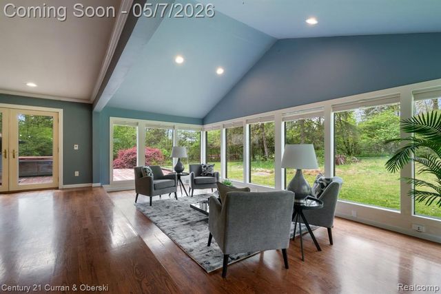 27869 Old Colony Street, Farmington, MI 48334