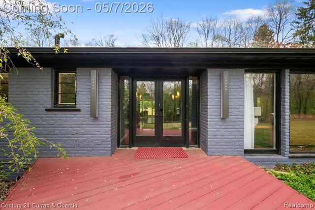 27869 Old Colony Street, Farmington, MI 48334