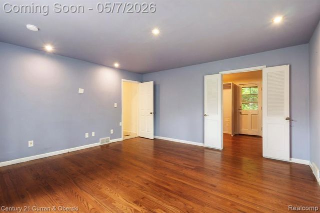 27869 Old Colony Street, Farmington, MI 48334