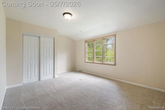 27869 Old Colony Street, Farmington, MI 48334