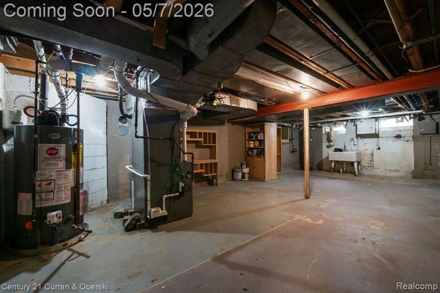 27869 Old Colony Street, Farmington, MI 48334