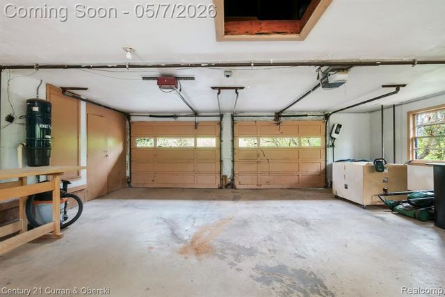 27869 Old Colony Street, Farmington, MI 48334