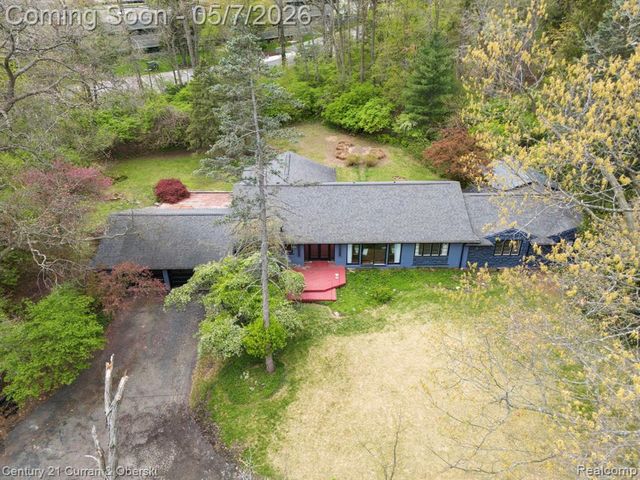27869 Old Colony Street, Farmington, MI 48334