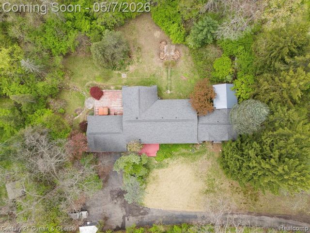 27869 Old Colony Street, Farmington, MI 48334