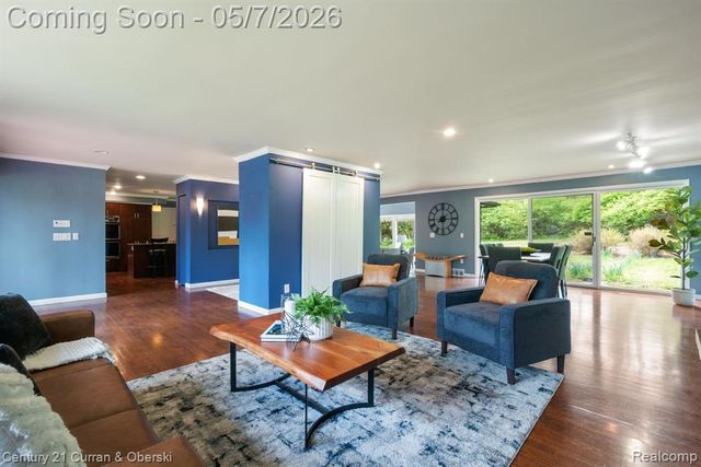 27869 Old Colony Street, Farmington, MI 48334