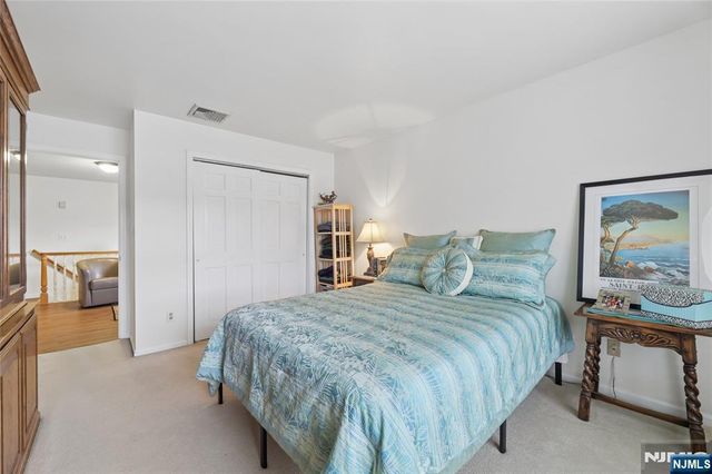 7 Valen, Franklin Lakes, NJ 07417