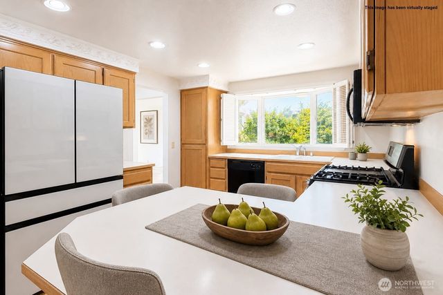 2009 Mill Pointe Drive SE, Bothell, WA 98012