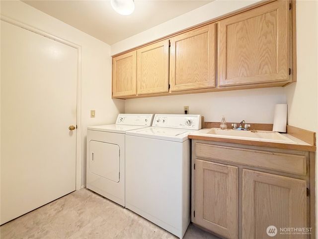 2009 Mill Pointe Drive SE, Bothell, WA 98012