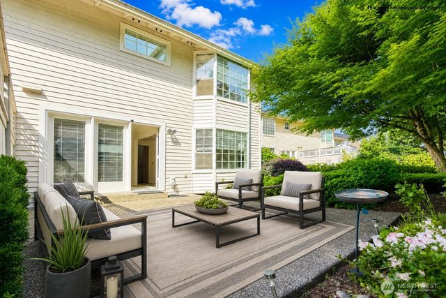 2009 Mill Pointe Drive SE, Bothell, WA 98012