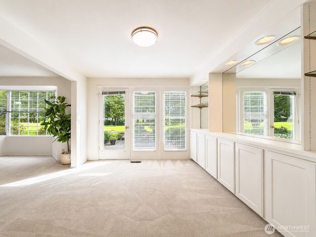 2009 Mill Pointe Drive SE, Bothell, WA 98012