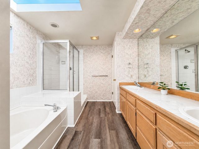 2009 Mill Pointe Drive SE, Bothell, WA 98012