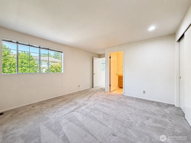 2009 Mill Pointe Drive SE, Bothell, WA 98012