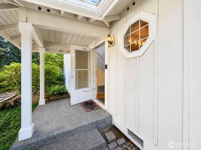 2009 Mill Pointe Drive SE, Bothell, WA 98012