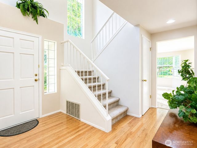 2009 Mill Pointe Drive SE, Bothell, WA 98012