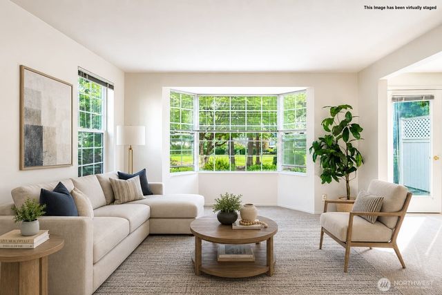 2009 Mill Pointe Drive SE, Bothell, WA 98012