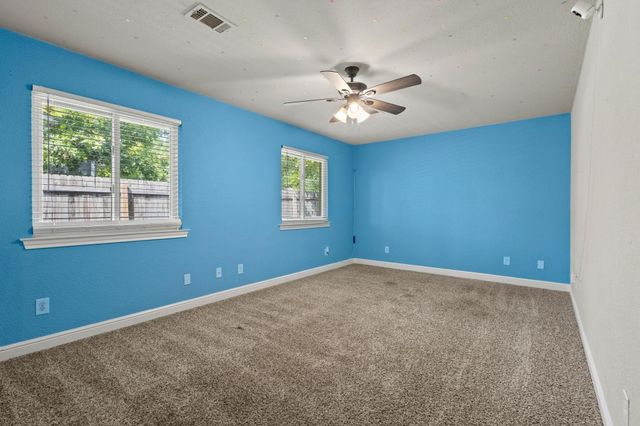 878 N Main Drive, Van Alstyne, TX 75495