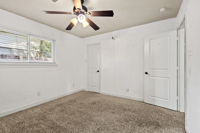 878 N Main Drive, Van Alstyne, TX 75495