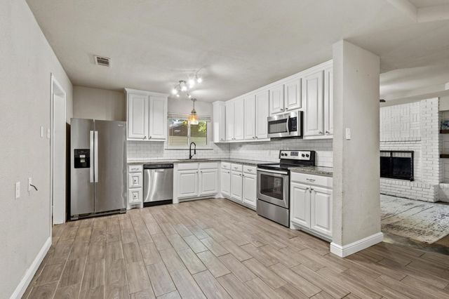 878 N Main Drive, Van Alstyne, TX 75495