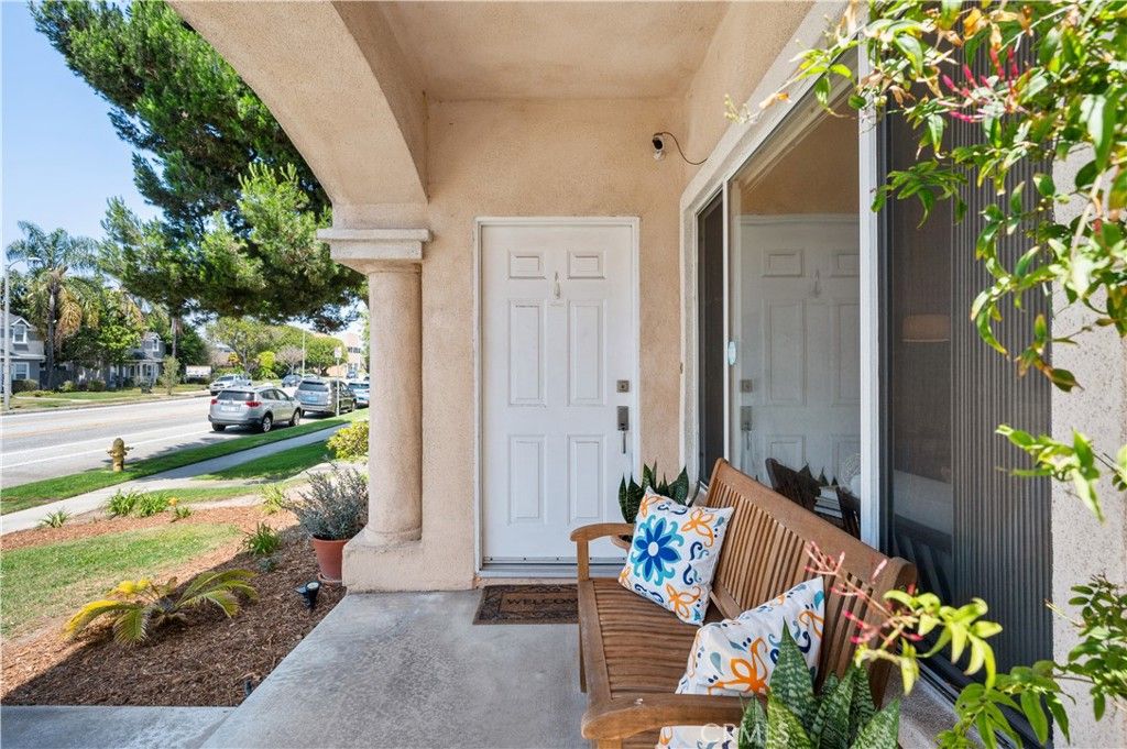 Image 4 of property listing at 2556 W 235th Street, Torrance, CA 90505