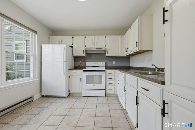 10 Taft Point 8, Waterbury, CT 06708