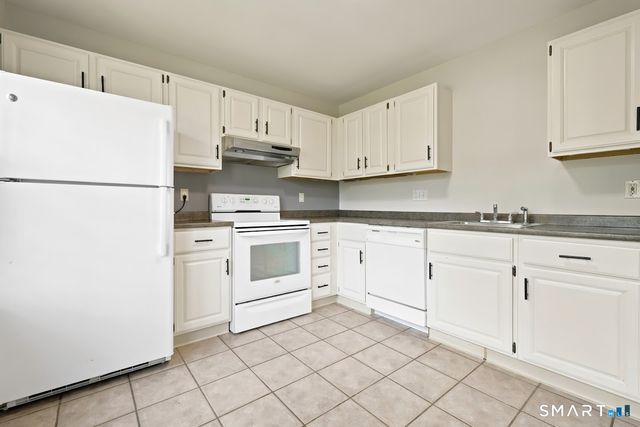 10 Taft Point 8, Waterbury, CT 06708