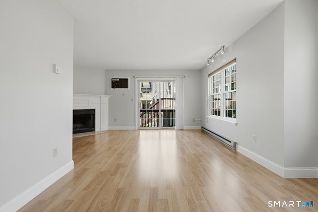 10 Taft Point 8, Waterbury, CT 06708