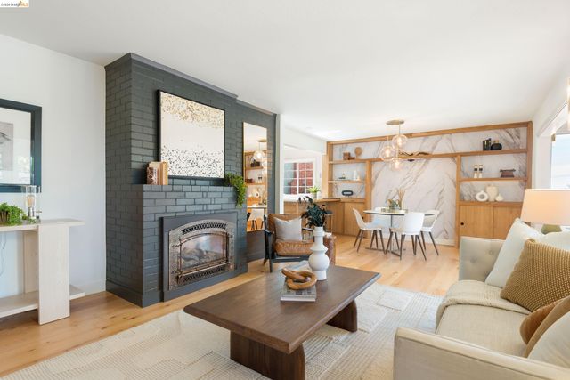 5800 Saint Paul Ct, Oakland, CA 94618
