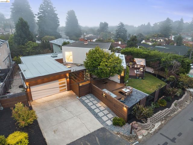 5800 Saint Paul Ct, Oakland, CA 94618