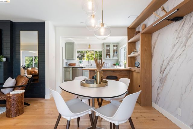 5800 Saint Paul Ct, Oakland, CA 94618